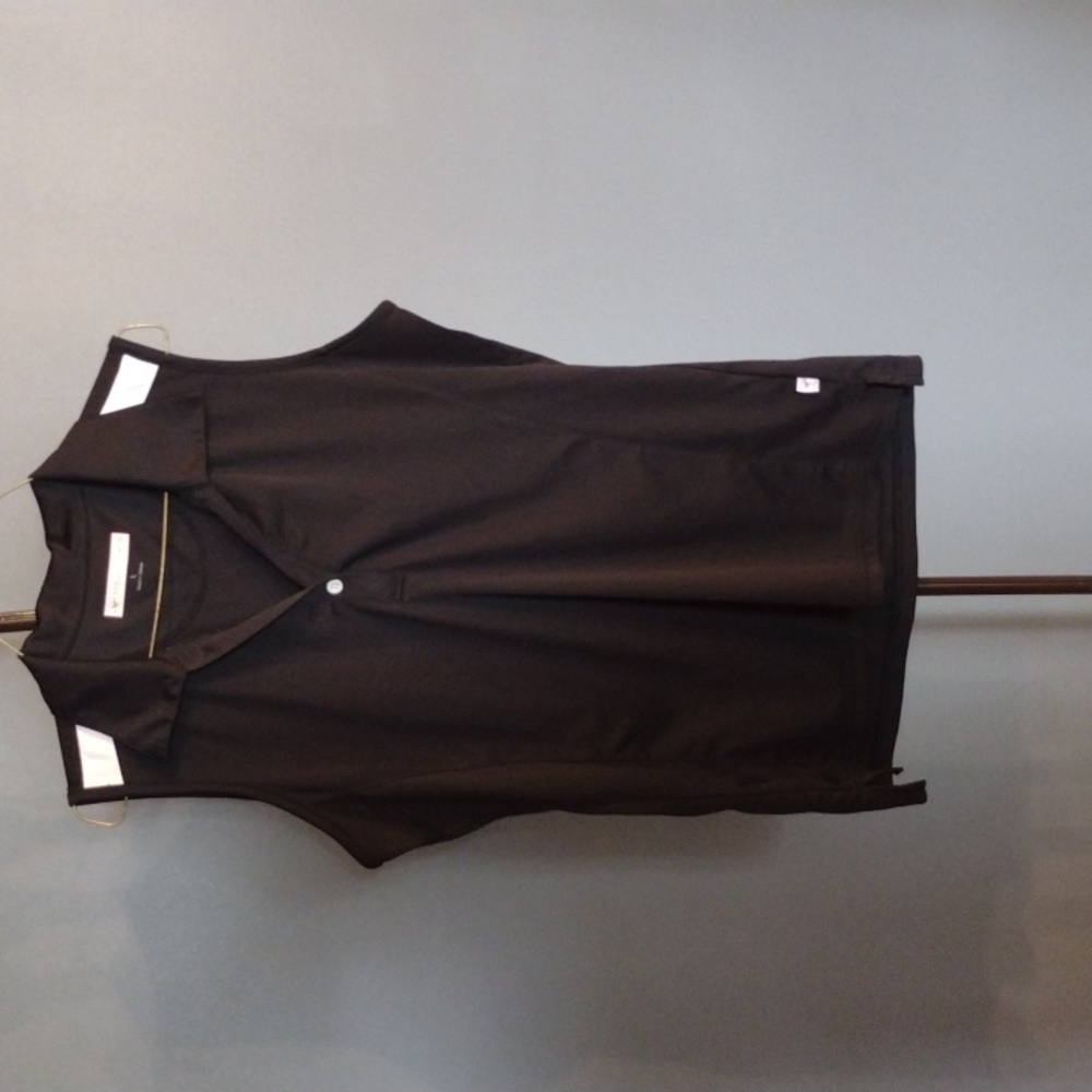 Maggie Lane collared tank